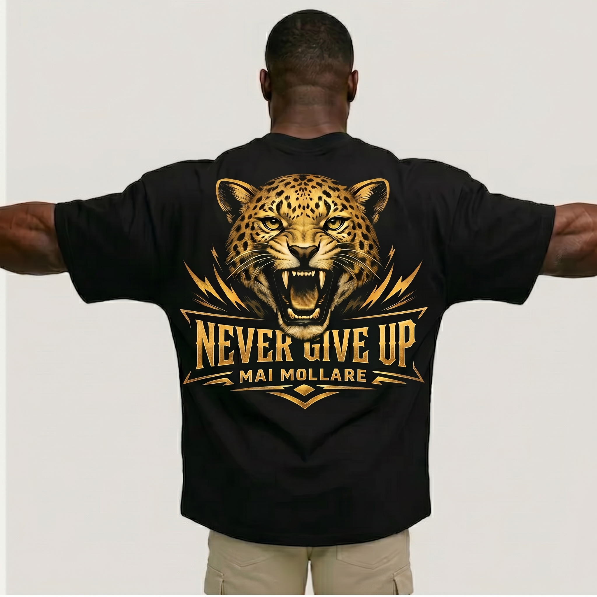 T-shirt "Never Give Up" – Edizione Oro